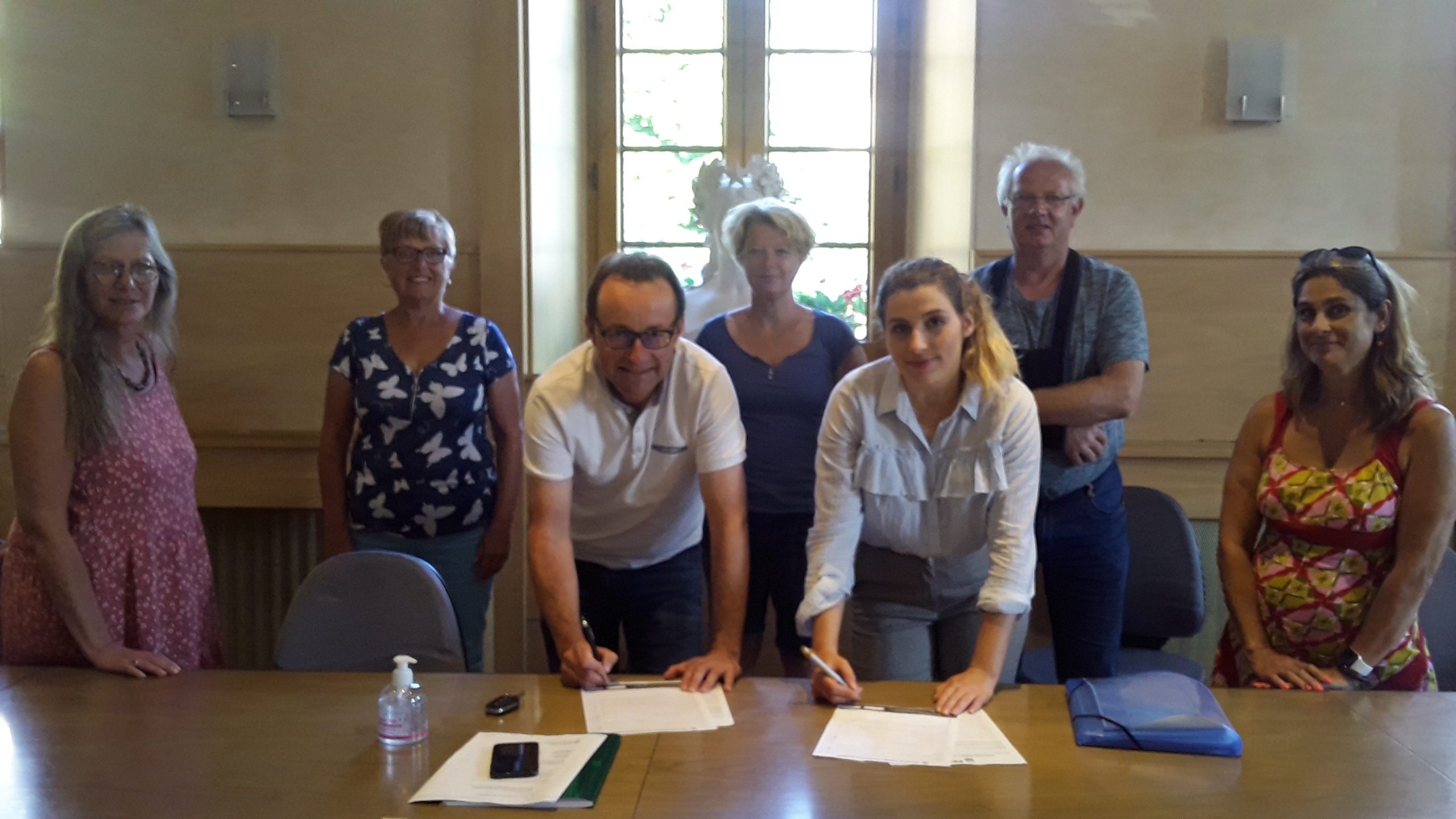 20200625 Signature Pacte Verchaix Joel Vaudey Swann Roux © Eulalie Castella