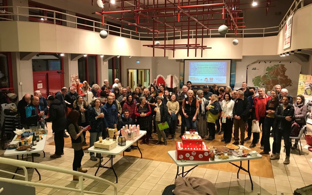 70 personnes au buffet de fin de soirée inter-asso France Nature Environnement 74 et Giffre en Transition le 1er février 2024 à Taninges